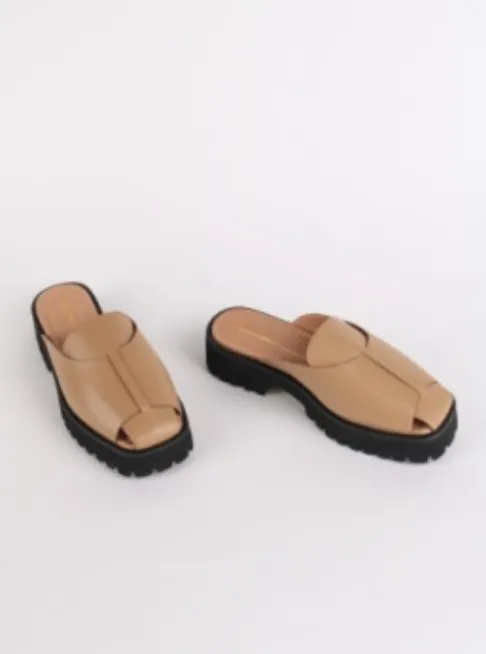 Intentionally Delancey Slip On Mule Brown